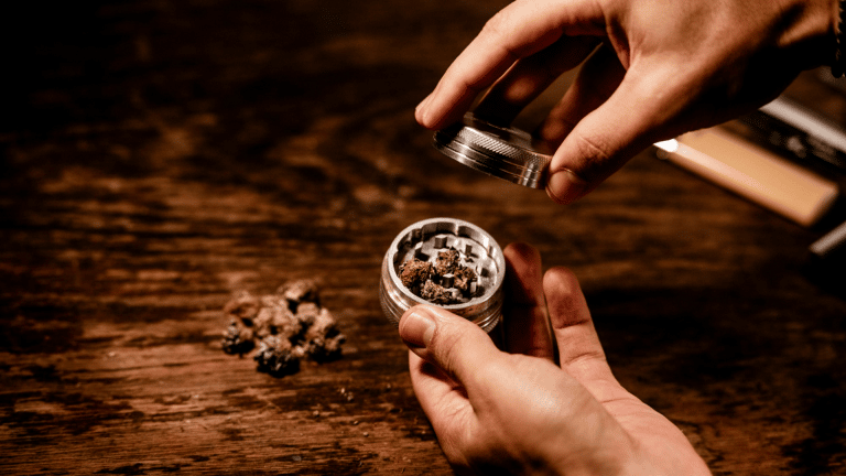 What is a grinder and how to use it?