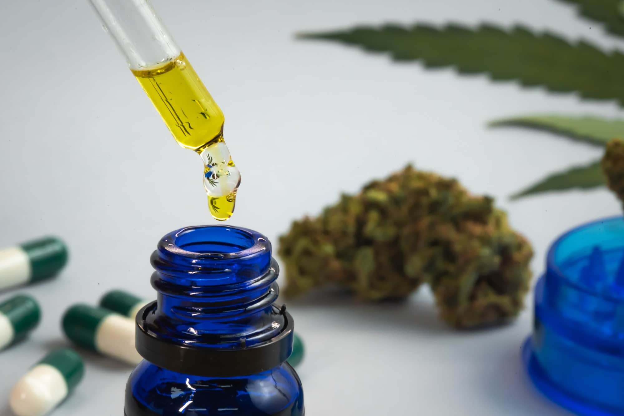 Interactions potentielles entre le CBD et les médicaments : Ce que vous devez savoir